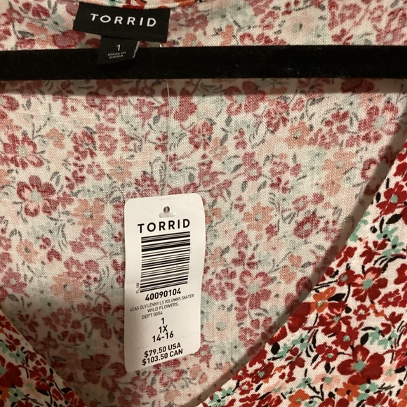 NWT Torrid long sleeved v-neck floral dress, size 1 - Picture 3 of 10